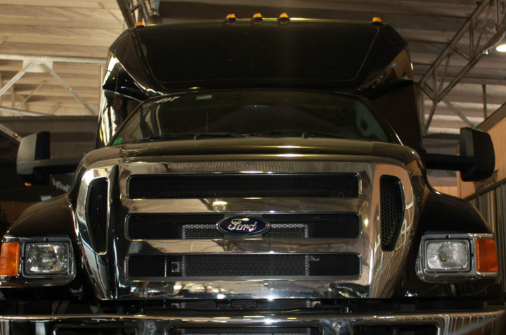 Mini coach passenger vehicle