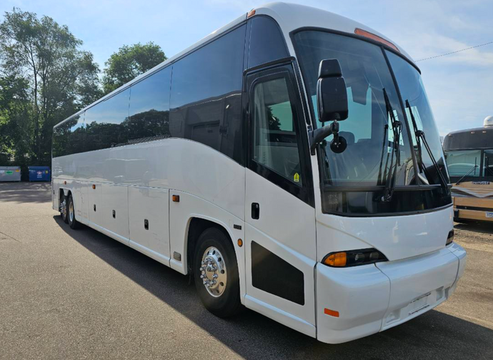 How to Choose the Right Used Motorcoach: A Buyer’s Guide
