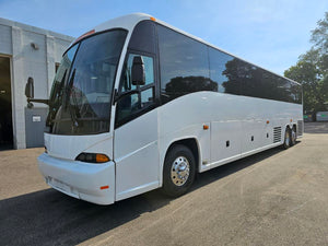 2003 MCI J4500