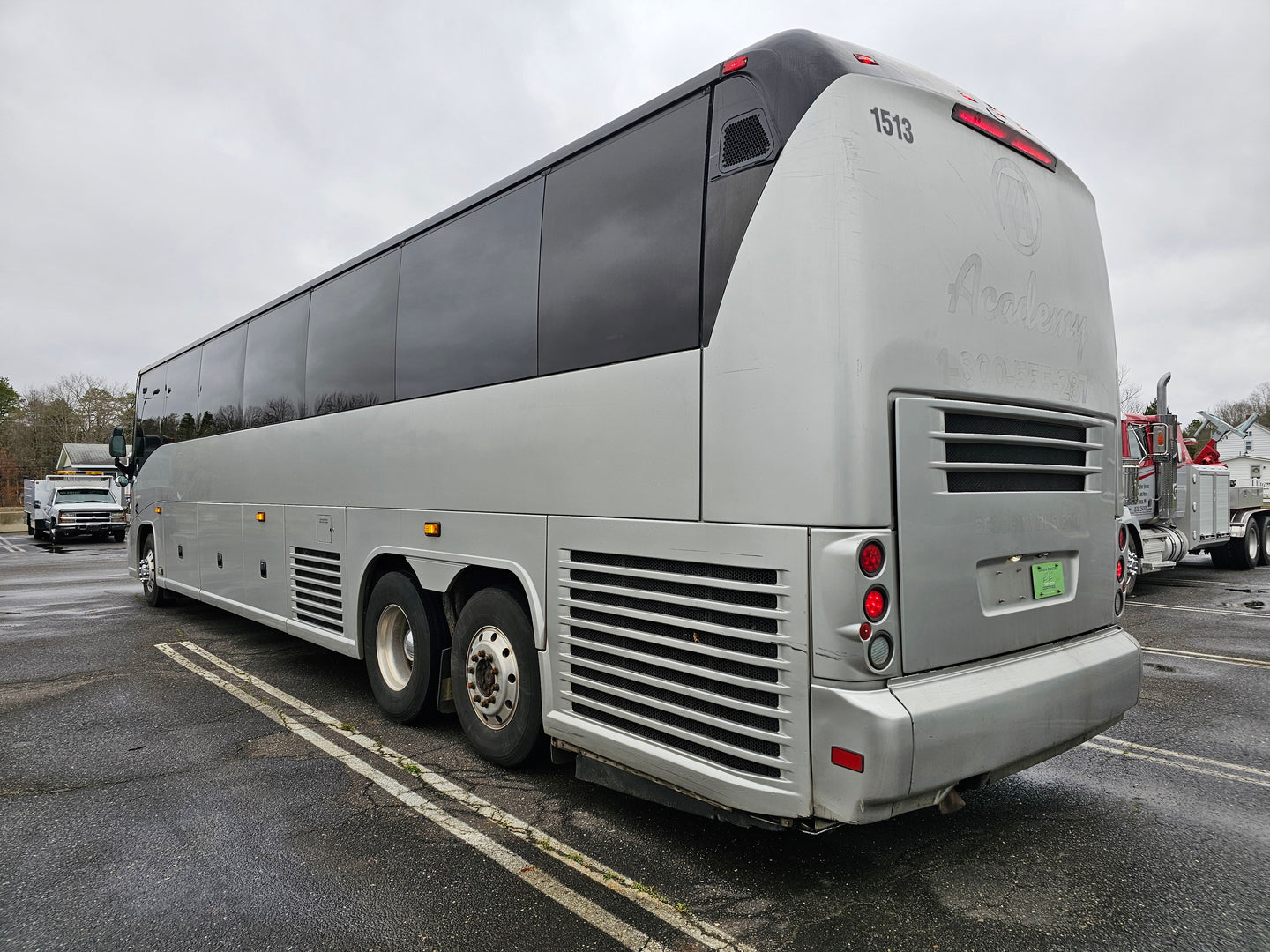 2011 MCI J4500