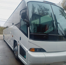 2006 MCI J4500