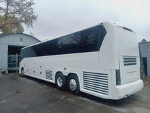 2006 MCI J4500