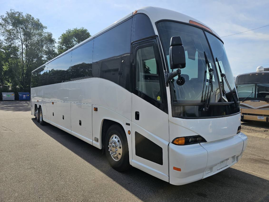 2003 MCI J4500