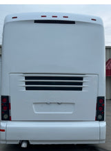 2005 MCI J4500