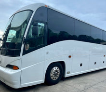 2005 MCI J4500