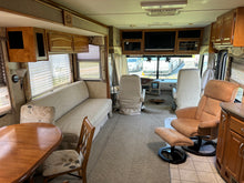 2006 Fleetwood C37 - Preowned Coach Buses