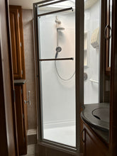 2006 Fleetwood C37 - Preowned Coach Buses