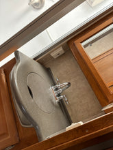 2006 Fleetwood C37 - Preowned Coach Buses