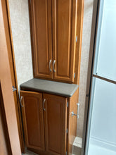 2006 Fleetwood C37 - Preowned Coach Buses