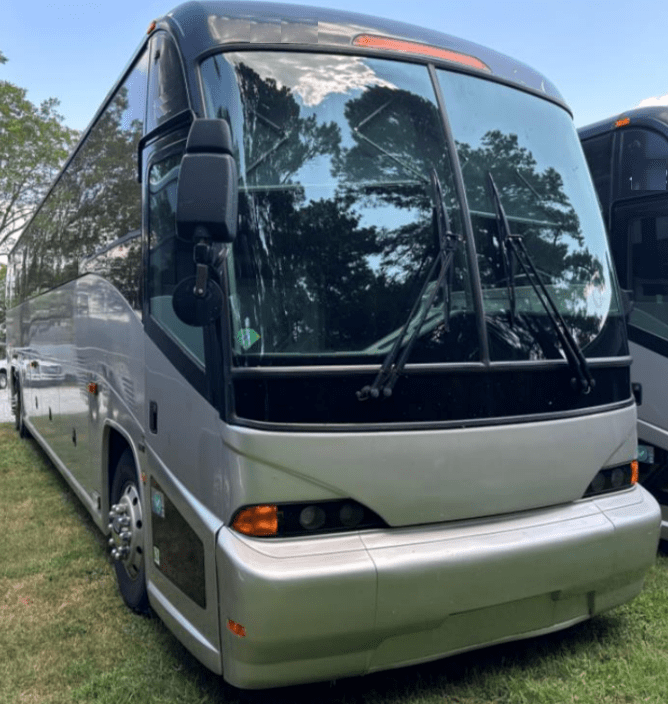 2010 MCI J4500 -Pending | Preowned Coach Buses
