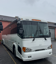 2010 MCI D4505