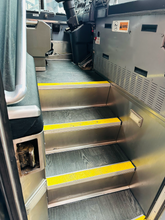 2010 MCI D4505